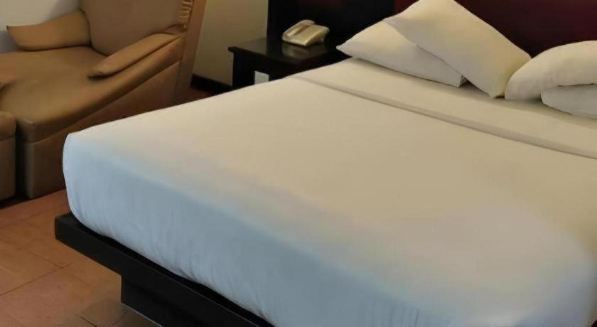 Hotel K77 Dumai Ngoại thất bức ảnh